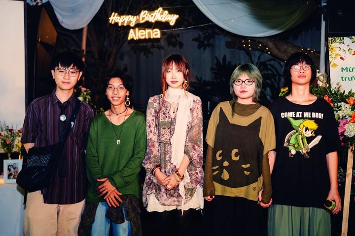 Con gái 18 tuổi của Jimmii Nguyễn: Nhan sắc nổi bật, nối gót bố mẹ làm ca sĩ-4