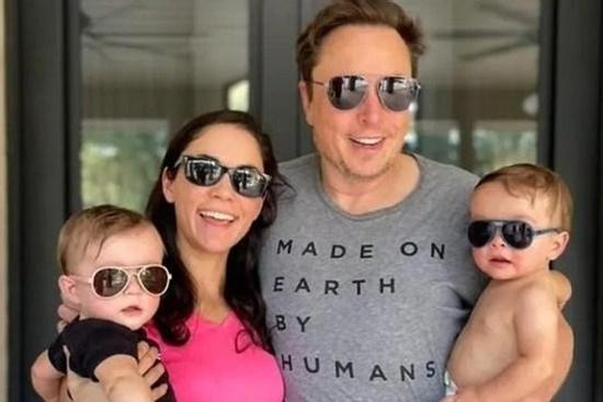 Elon Musk muốn xây nhà chung bí mật cho đại gia đình các bạn gái và 11 con