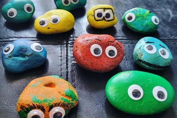 Món kỳ lạ trông như búi tóc đen được bán khắp phố, khách tò mò ăn thử-4