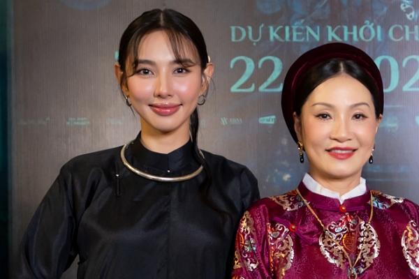 Thảm đỏ Linh Miêu: Thùy Tiên sánh đôi Quang Linh Vlogs, dàn Hoa - Á hậu rầm rộ đổ bộ-16