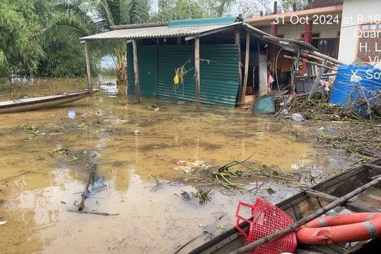 2 bé trai song sinh ở Lệ Thủy chết đuối trong sân nhà ngập lũ