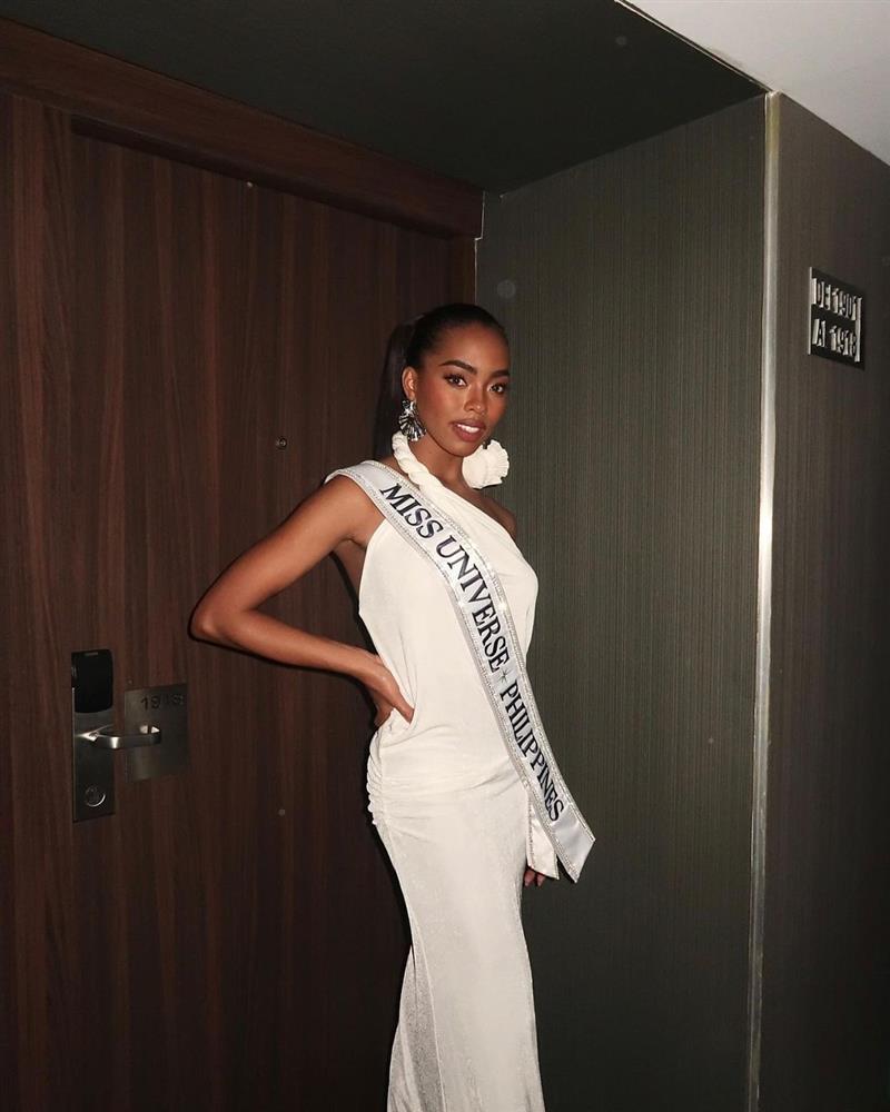 Kỳ Duyên khoe eo táo bạo, đọ sắc cùng dàn thí sinh Miss Universe 2024-11