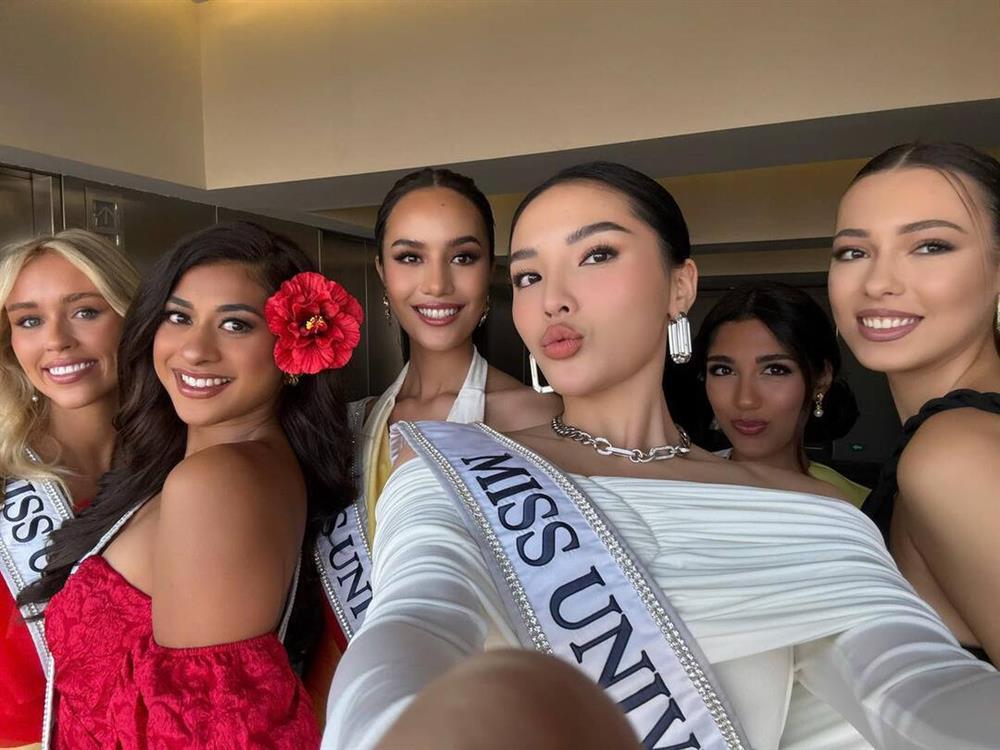 Kỳ Duyên khoe eo táo bạo, đọ sắc cùng dàn thí sinh Miss Universe 2024-2