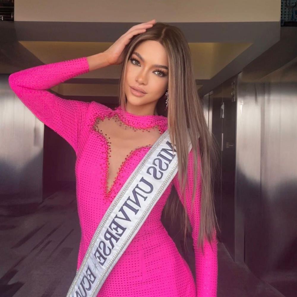 Kỳ Duyên khoe eo táo bạo, đọ sắc cùng dàn thí sinh Miss Universe 2024-9