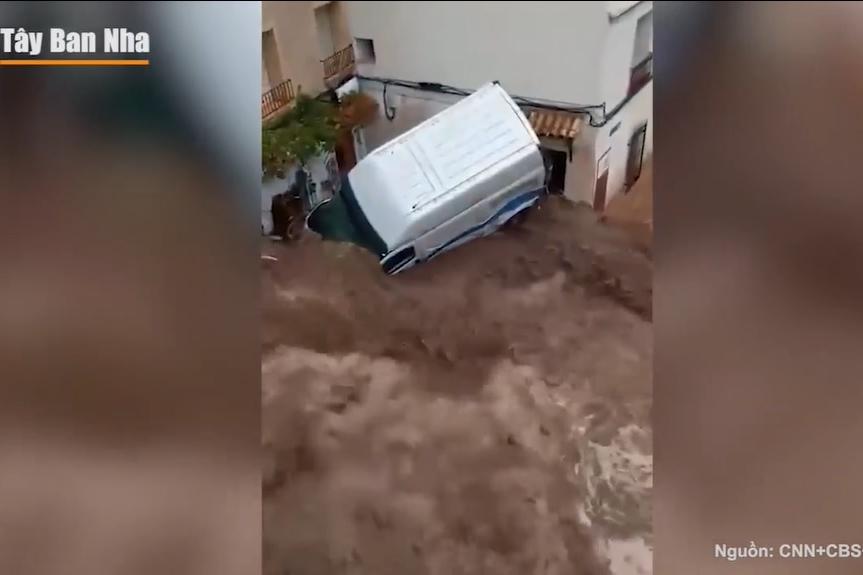 Hình ảnh gây sốc như tận thế về trận lũ quét khiến 158 người chết ở Tây Ban Nha-10