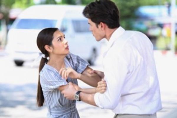 Ly hôn vì vợ phải lòng phi công trẻ-2