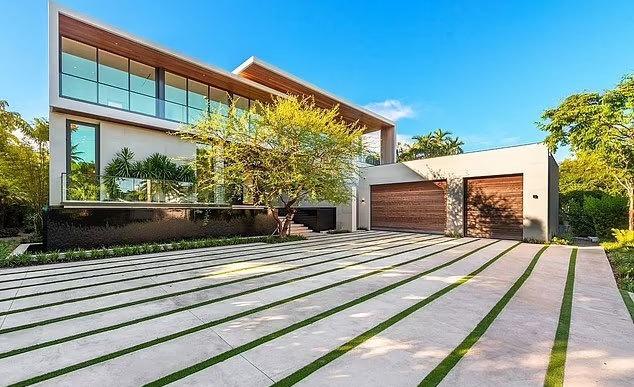 Vừa chuyển đến biệt thự 2000 tỷ đã làm hàng xóm sôi máu, cơ ngơi mới của vợ chồng David Beckham hiếu kỳ mức nào?-13