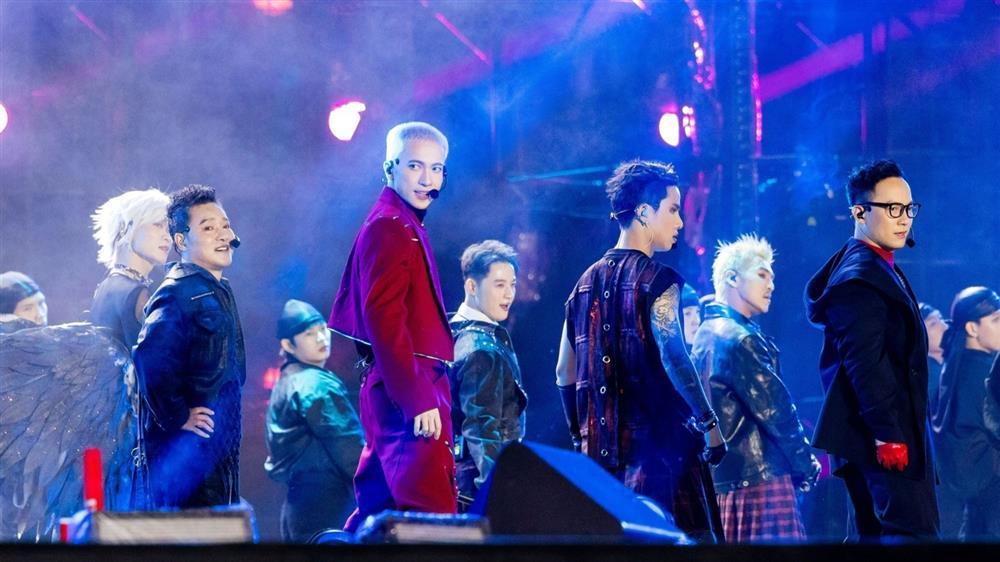 Bùng nổ live show cuối năm-4