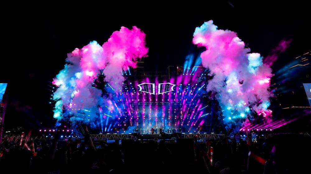 Bùng nổ live show cuối năm-5