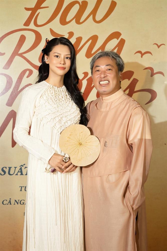 Đạo diễn nổi tiếng làm phim trăm tỷ và mối tình với chị đẹp kém 11 tuổi-14