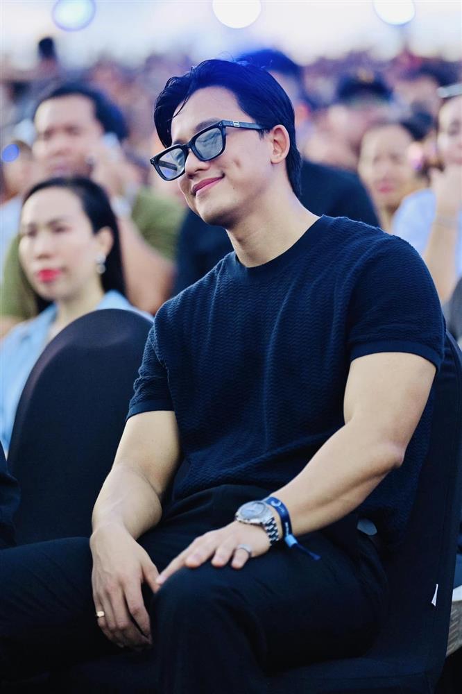 Mai Tài Phến bí ẩn giữa showbiz ồn ào nhưng không bỏ sót show nào của Mỹ Tâm-17