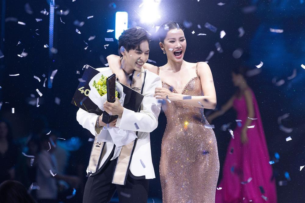 Quán quân The Next Gentleman 2024: Cựu sinh viên ĐH Bách khoa Hà Nội, từng gây bão bởi tấm ảnh chụp lén trên giảng đường-2