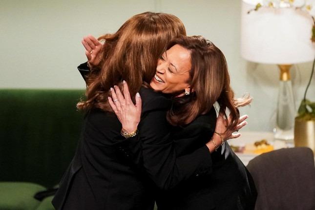 Ông Trump chỉ trích bà Harris diễn hài trước ngày bầu cử-3