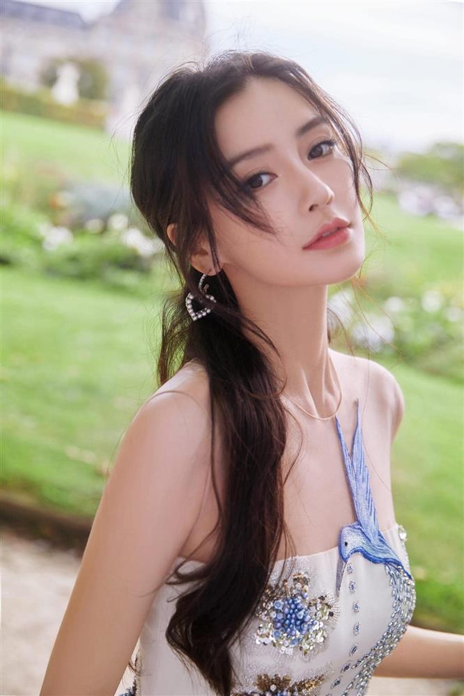 Cuộc sống Angelababy sau khi chồng cũ Huỳnh Hiểu Minh có bạn gái mới-1