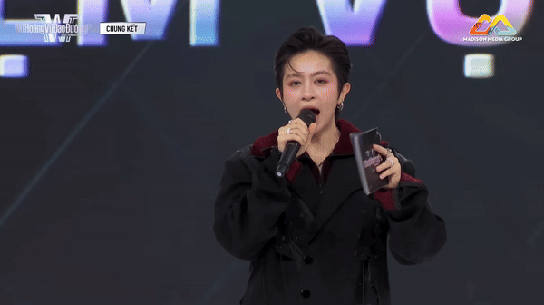 Xoài Non sượng trân khi Gil Lê hô vang tên Chi Pu trên sóng truyền hình-1