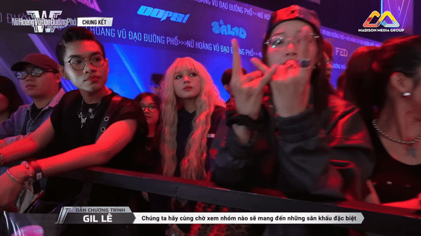 Xoài Non sượng trân khi Gil Lê hô vang tên Chi Pu trên sóng truyền hình-2