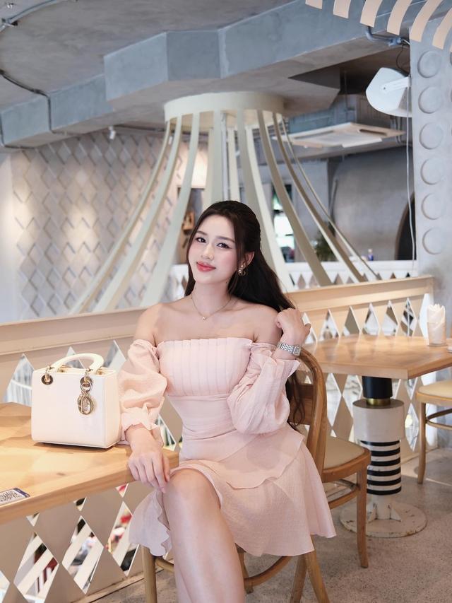 Hoa hậu Đỗ Thị Hà để lộ khuyết điểm nhan sắc ở tuổi 23-5