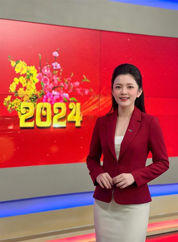 Nữ BTV thời tiết sinh năm 2000 của VTV: Xinh như búp bê, từng khóc vì nhịn đói, giảm 23kg để lên sóng-1