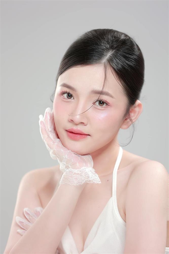 Nữ BTV thời tiết sinh năm 2000 của VTV: Xinh như búp bê, từng khóc vì nhịn đói, giảm 23kg để lên sóng-3