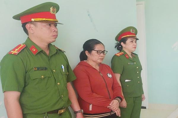 Liên tục bể hụi chấn động miền Tây, có nữ cán bộ tham gia-1