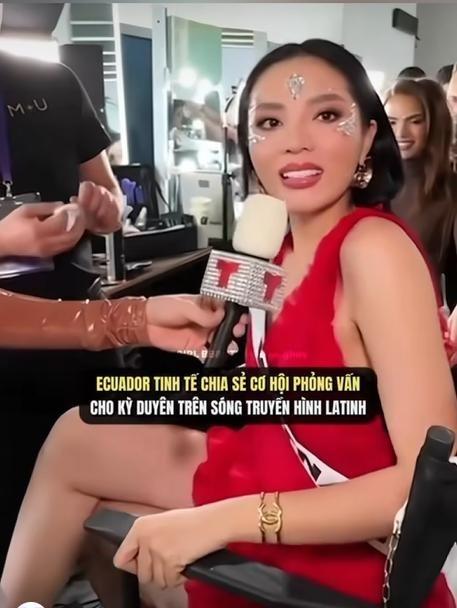 Kỳ Duyên lúng túng, di chuyển gấp khi bị đặt câu hỏi tại Miss Universe-2