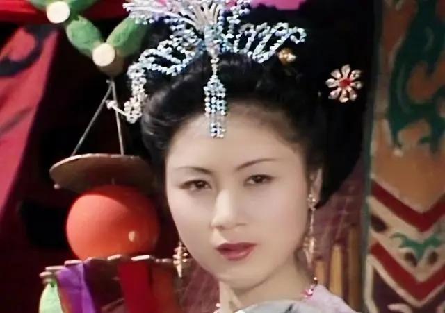 Người quan trọng nhất đoàn phim Tây Du Ký 1986: Xuất hiện vỏn vẹn 3 phút nhưng đạo diễn phải thuê chuyên cơ đến đón, cát xê cao nhất đoàn phim-5