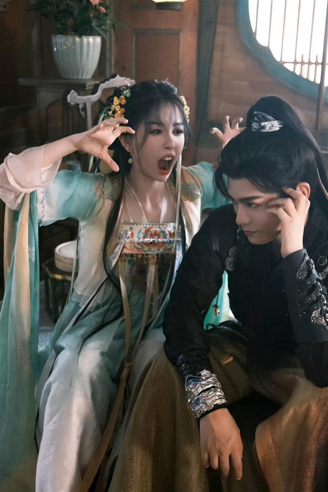 Nổi tiếng hơn sau Vĩnh dạ tinh hà, tính cách của Đinh Vũ Hề bất ngờ gây bão cõi mạng-5