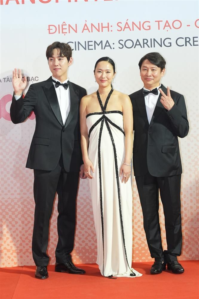 Chải Long Vũ bảnh bao, mỹ nam Penthouse bắn tim ở thảm đỏ LHP Quốc tế Hà Nội 2024-3