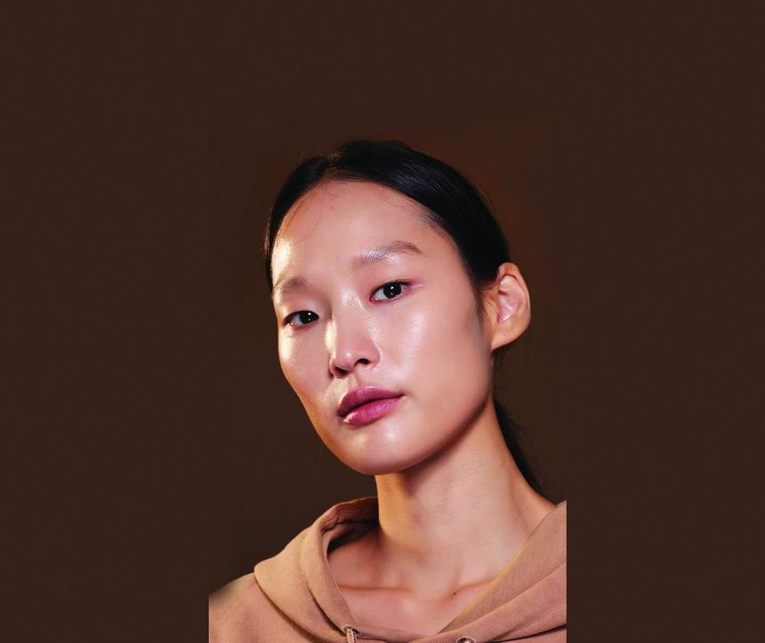 Trang điểm theo phong cách giao hòa cổ điển và hiện đại-1