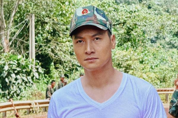 Trực thăng cứu trợ trong phim giờ vàng có Mạnh Trường-14