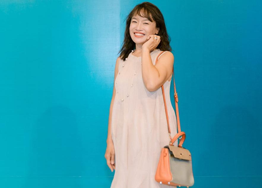 Diễn viên đóng vai ô sin mù chữ trên phim VTV ngoài đời là vợ đạo diễn nổi tiếng-3