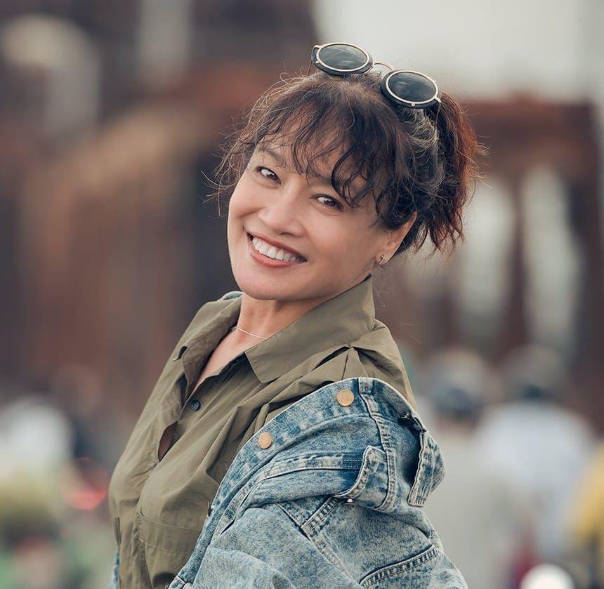 Diễn viên đóng vai ô sin mù chữ trên phim VTV ngoài đời là vợ đạo diễn nổi tiếng-5