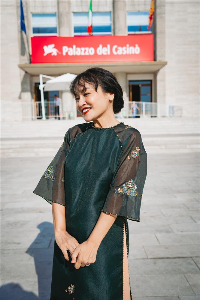 Diễn viên đóng vai ô sin mù chữ trên phim VTV ngoài đời là vợ đạo diễn nổi tiếng-8