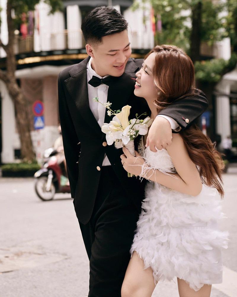 Cặp đôi cùng tên, cùng tuổi, cùng lớp... về cùng một nhà-4