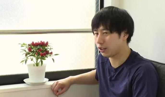 Sống trong căn hộ 9m2, người đàn ông phải nằm chéo mới ngủ được-3