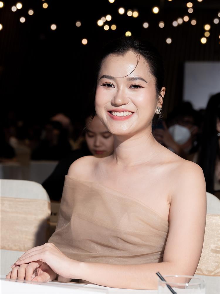 Nhan sắc Lâm Vỹ Dạ sau khi giảm cấp tốc 10kg-1