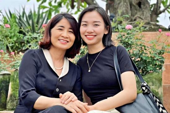 Lấy con trai cô chủ nhiệm, 9X Thanh Hóa được yêu thương vô bờ