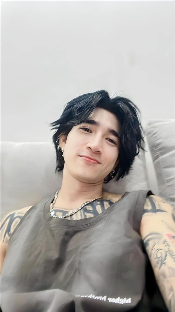 Những cú trượt ngã của ca sĩ Chi Dân-4