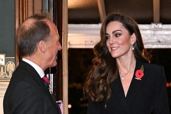Phản ứng lạ của Công nương Kate với Hoàng tử William khiến dân mạng khó hiểu-2