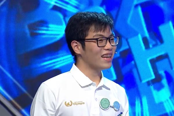 Nam sinh lên thuyết trình vô tình để lộ màn hình tin nhắn, nội dung khiến cả lớp ngượng chín mặt-2