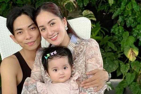 Khánh Thi được Phan Hiển chiều chuộng từ lúc yêu đến lúc cưới như thế nào?-8