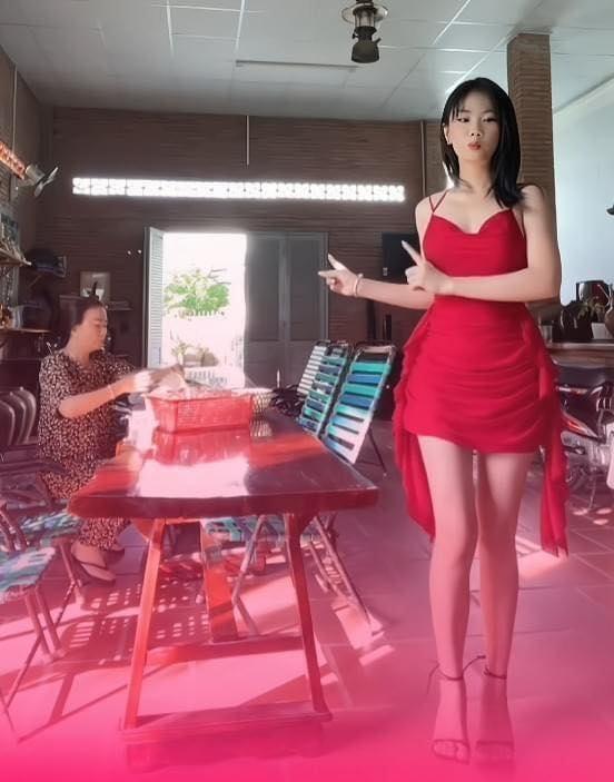 Bé Mèo Nhỏ Mít Ướt trong đại chiến hàng chợ - đồ hiệu: Nói chuyện tẻn tẻn lên xu hướng, body gợi cảm-1