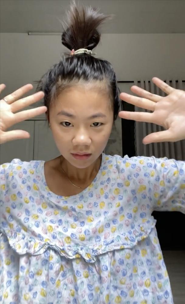 Bé Mèo Nhỏ Mít Ướt trong đại chiến hàng chợ - đồ hiệu: Nói chuyện tẻn tẻn lên xu hướng, body gợi cảm-2