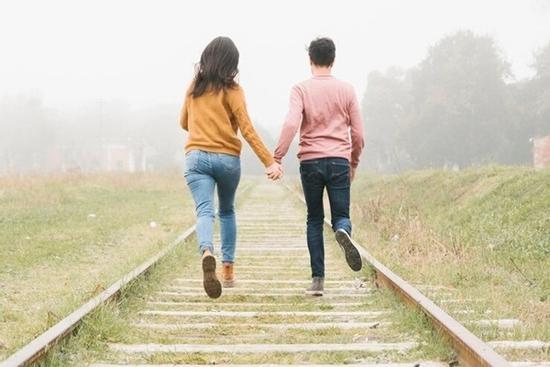Nữ giám đốc ngoại tình bị đánh ghen ở đầu ngõ và lời thú nhận đau xót