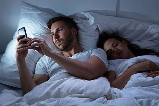 Nghe lời thách đố của hàng xóm, tôi lén làm xét nghiệm ADN con trai rồi phải ân hận cả đời