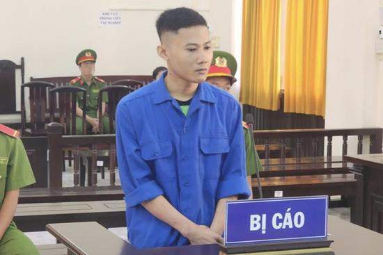 Nam thanh niên dùng mũ bảo hiểm đánh bạn nhậu tử vong nhận 10 năm tù