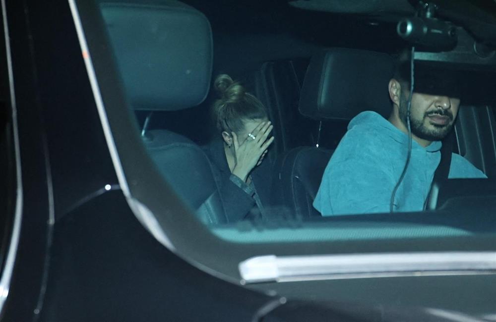 Đại tiệc sinh nhật siêu hot của Leonardo DiCaprio: Paris Hilton phát sáng giữa đêm, Brad Pitt ra mắt bạn gái mới-5