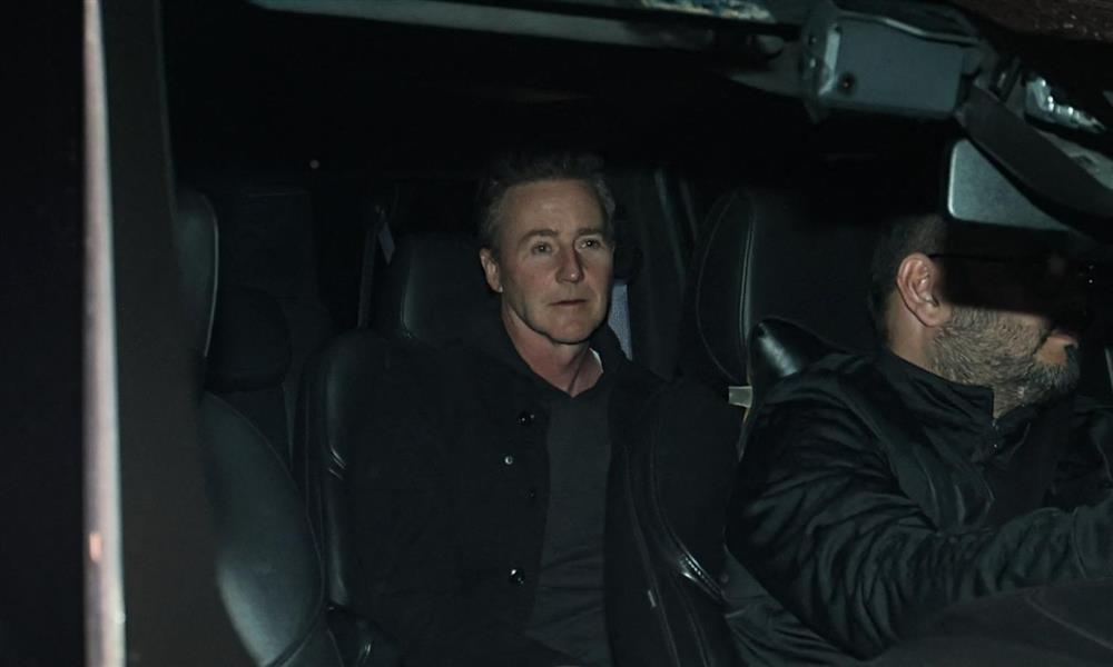 Đại tiệc sinh nhật siêu hot của Leonardo DiCaprio: Paris Hilton phát sáng giữa đêm, Brad Pitt ra mắt bạn gái mới-7