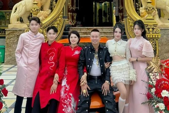 Con trai chủ lâu đài trăm tỷ Nghệ An sắp kết hôn, cô dâu 18 tuổi, nhan sắc khiến nhà chồng rất ưng