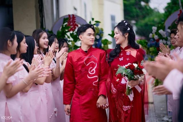 Con trai chủ lâu đài trăm tỷ Nghệ An sắp kết hôn, cô dâu 18 tuổi, nhan sắc khiến nhà chồng rất ưng-1